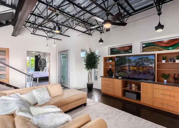 Vantage - Rooftop Patio - Heart Of Old Town Holiday home *