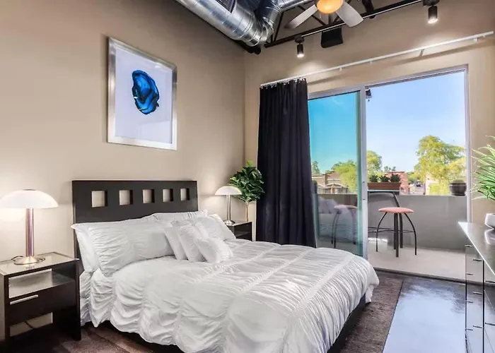 Vantage - Rooftop Patio - Heart Of Old Town Holiday home *